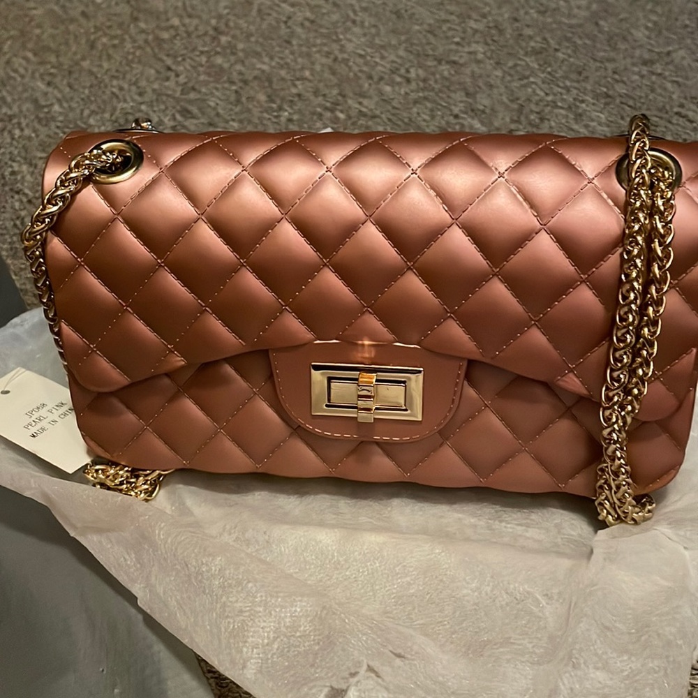Bag. Adjustable chain for crossbody or not